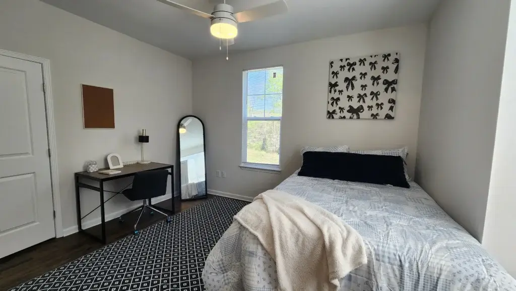 Comfortable Private Bedrooms with Space to Relax, Recharge, and Study Quietly Image